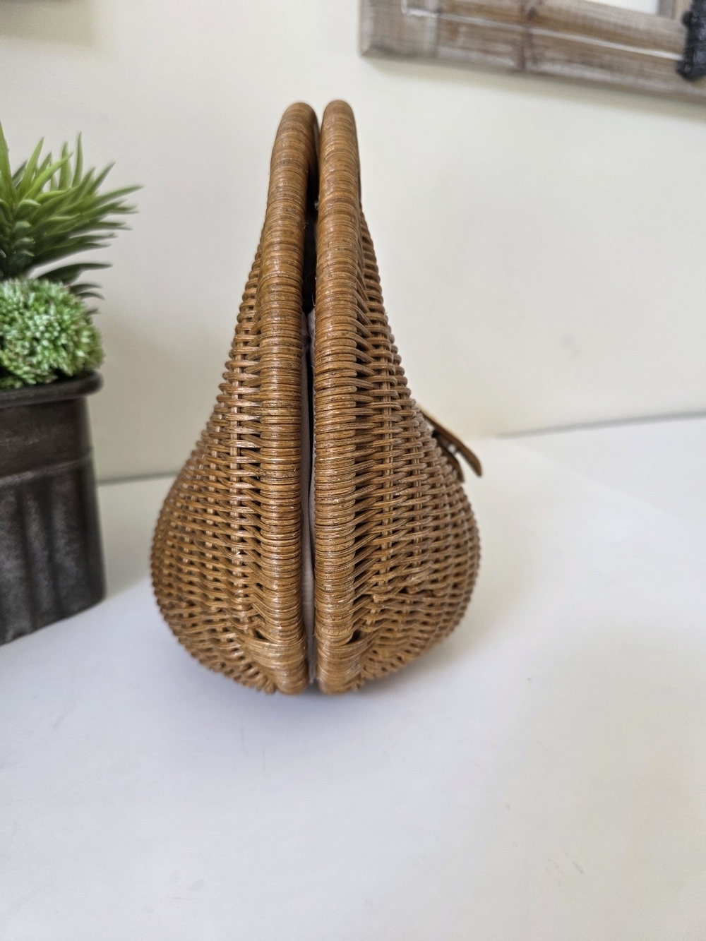 Tommy Bahama Woven Rattan Top Handle Bag Round Straw Handbag Leather Snap - Picture 5 of 9